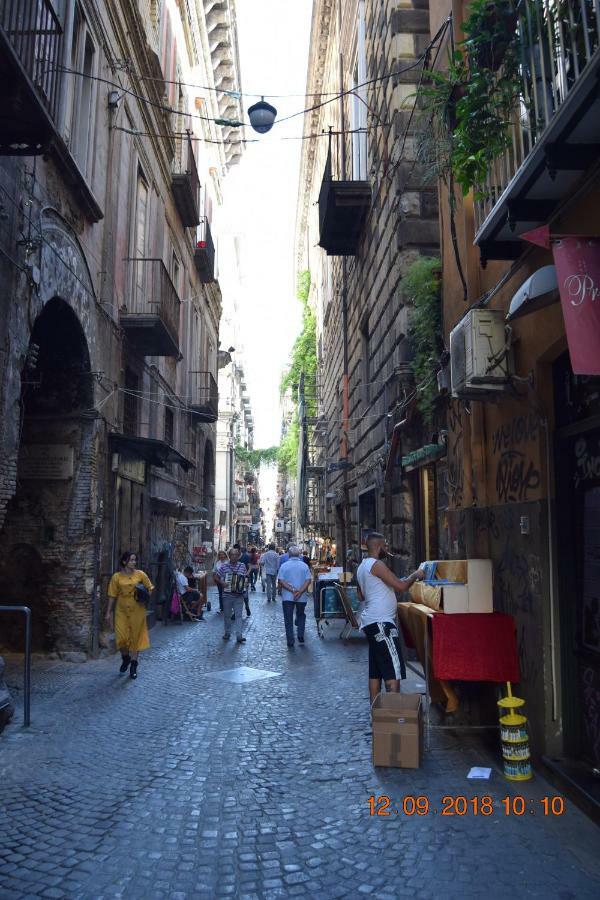 Domus San Biagio 14 Bed and Breakfast Napoli Eksteriør billede