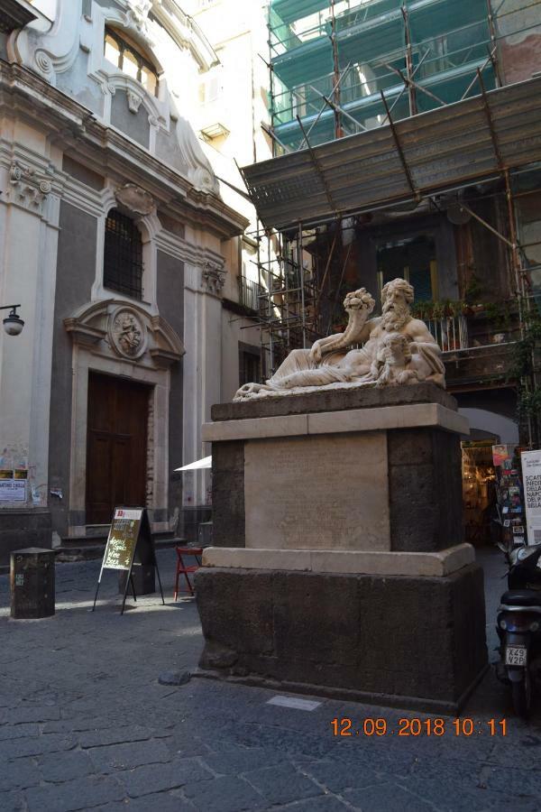 Domus San Biagio 14 Bed and Breakfast Napoli Eksteriør billede